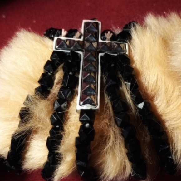 Cross bracelet - Picture 3 of 3